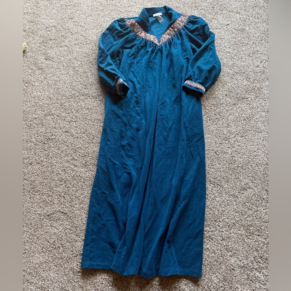Vintage Vanity Fair Velour Housecoat Nightgown Front Zipper Size Small Long